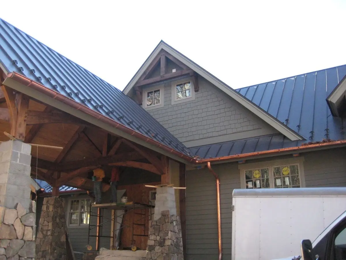 Craftsman Roofing team delivering quality roofing work in Larissa